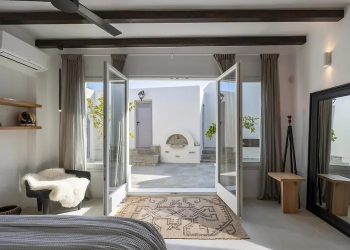 Yema House - Naoussa Bay *