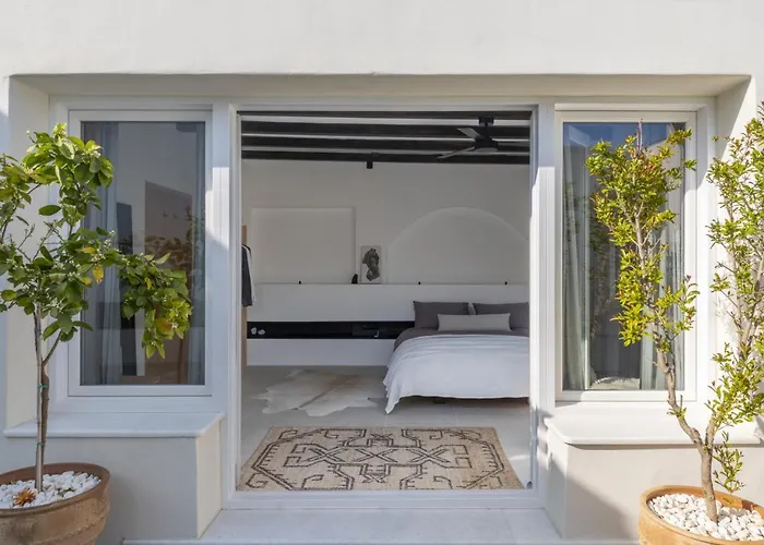 Yema House - Naoussa Bay