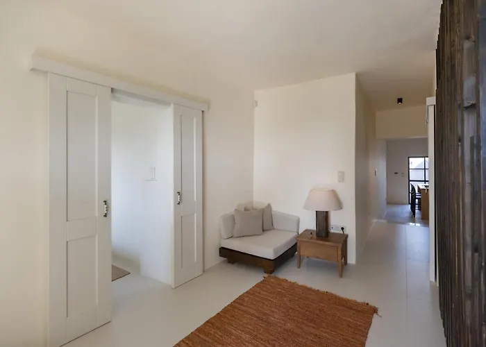 Yema House - Naoussa Bay Landsted *